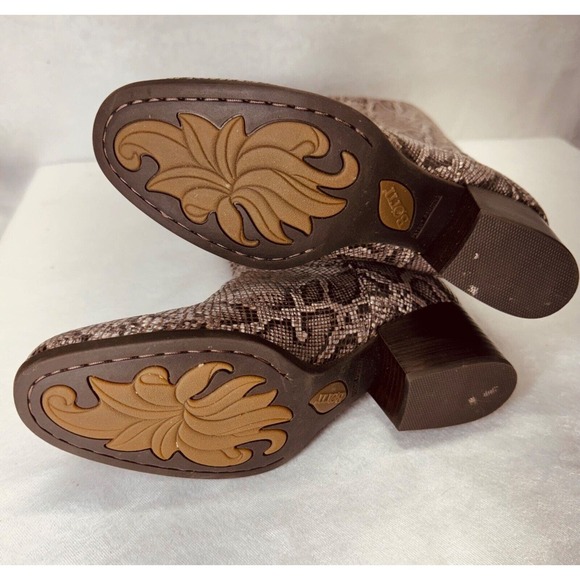 Born Womens Audrina Color: Brown Snake Print Style Boots￼‎ F70257 Size 7 Boots - Picture 6 of 10